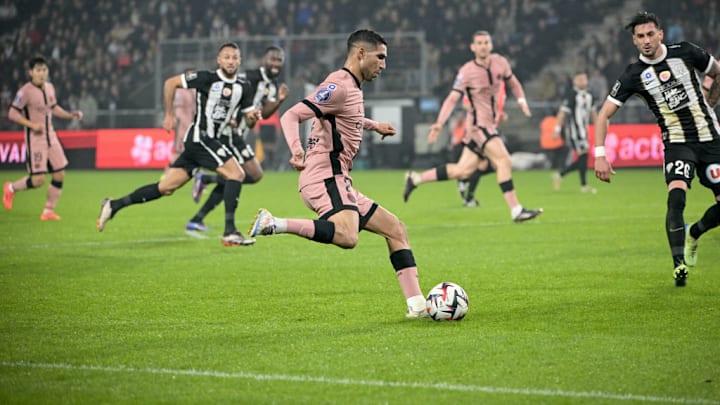 FBL-FRA-LIGUE1-ANGERS-PSG