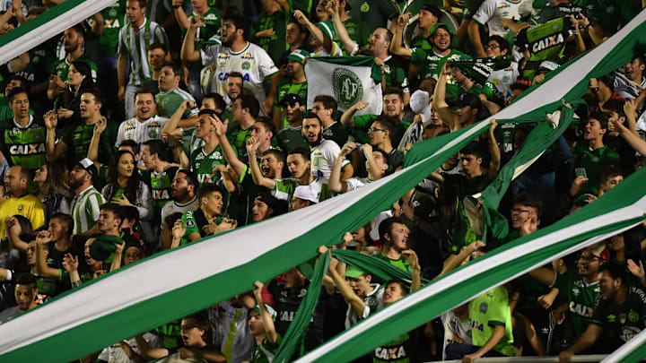 FBL-SUDAMERICANA-CHAPECOENSE-DEFENSA
