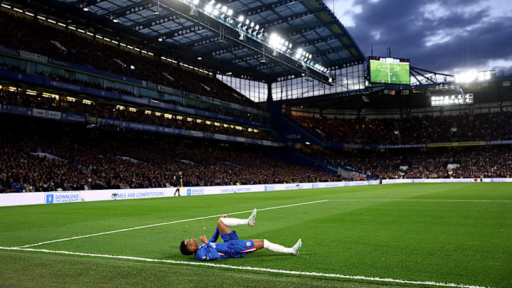 Estevao se lesionó en el juego entre su equipo, el Chelsea, ante el Manchester United.