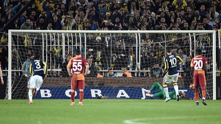 El Galatasaray recibe al Fenerbahçe 
