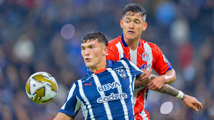 Brandon Vázquez, Eduardo Águila