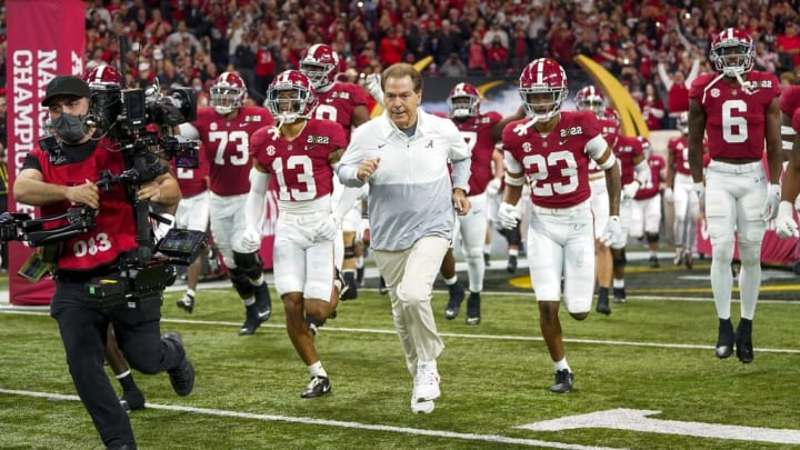 Utah State vs. Alabama prediction, odds and betting trends for NCAA college football game. 