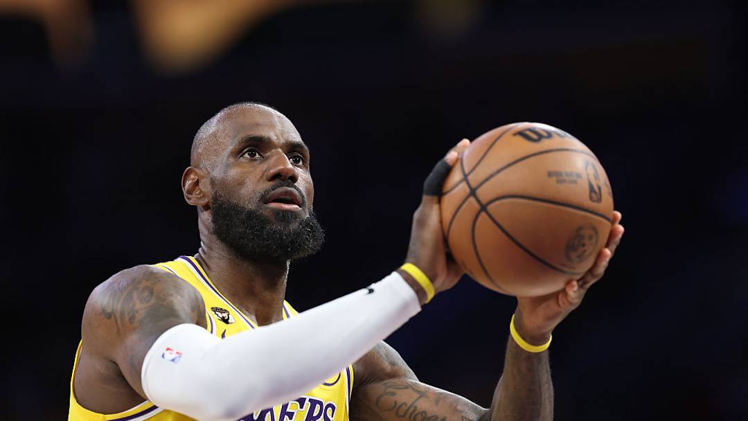 Los Lakers necesitan que LeBron James se eche el equipo al hombro.