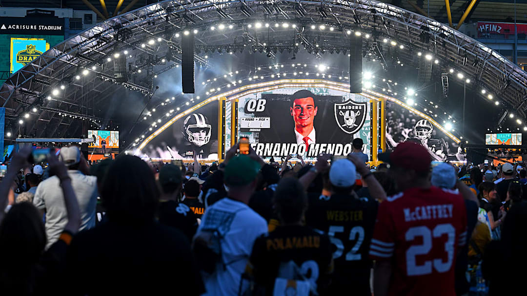 Fernando Mendoza fue elegido por los Raiders como número uno del draft de la NFL.