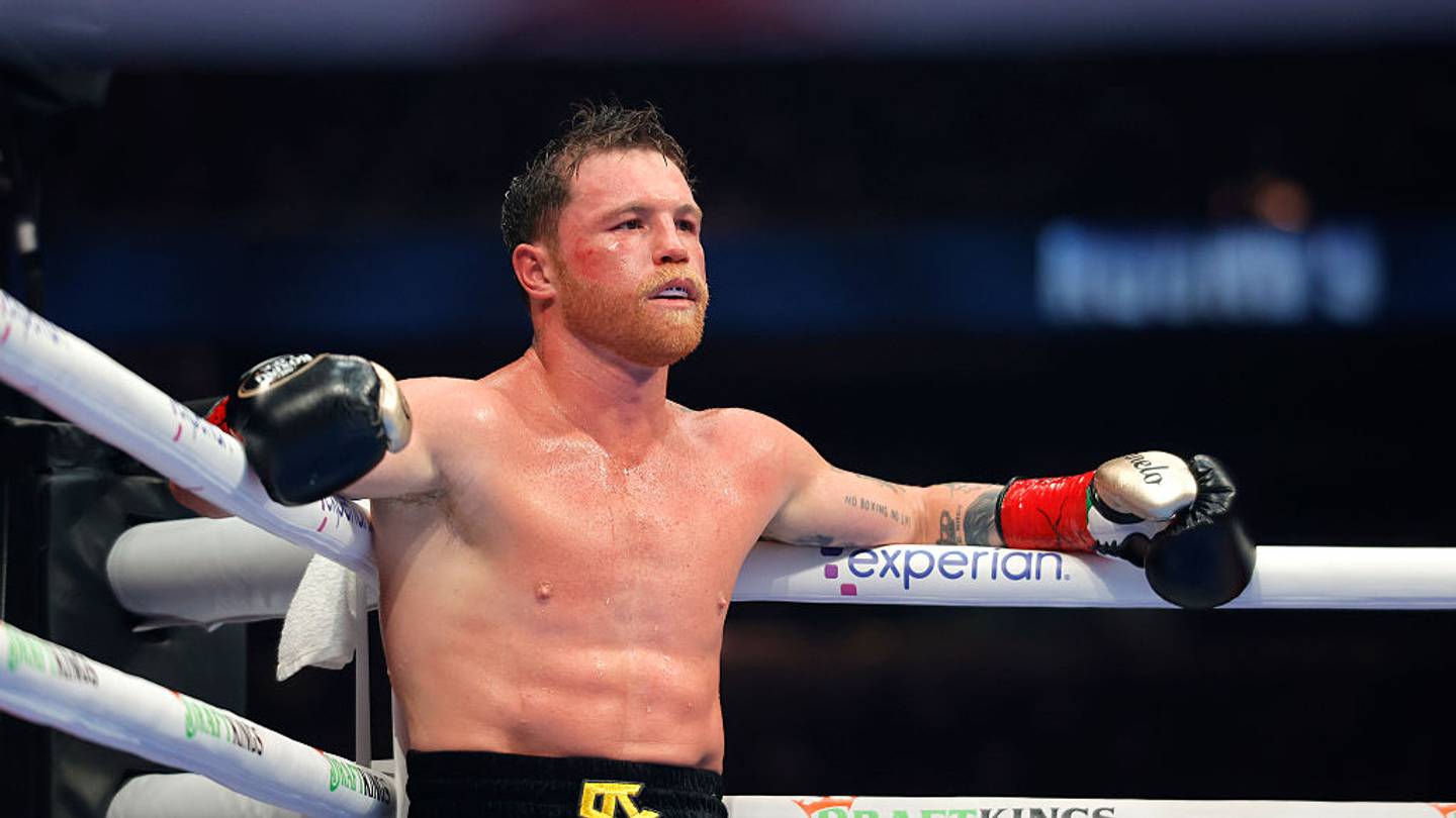 Canelo dejó libre septiembre y México todavía busca a su heredero