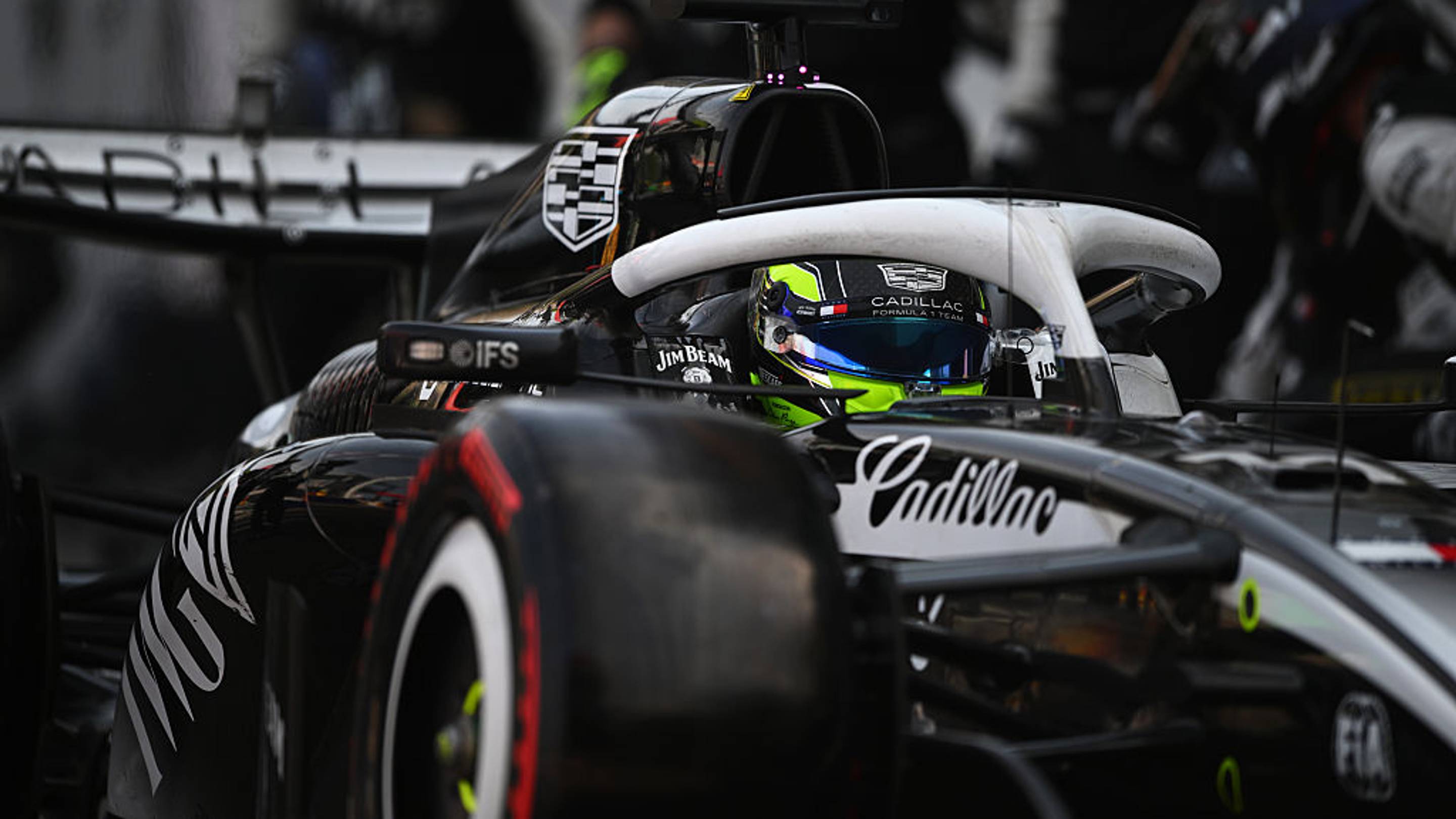 Cadillac anuncia fichajes bomba: ingenieros de gran éxito llegan al equipo de Checo Pérez