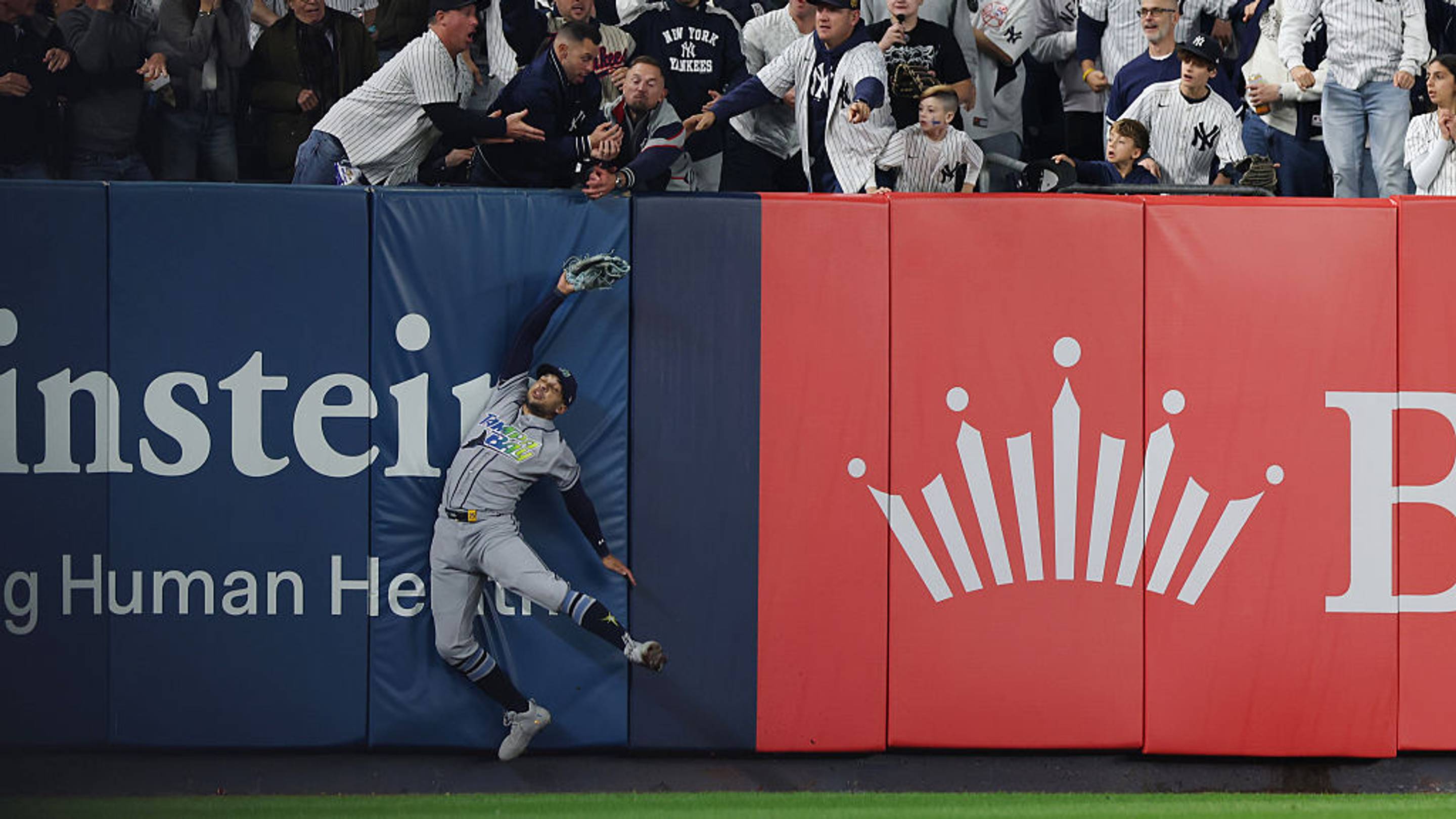 ¿Fue jonrón? Te explicamos la polémica jugada de Yankees que pasó de cuadrangular a doblete productor