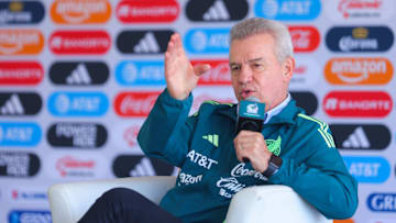 Javier Aguirre acepta que la Selección Mexicana es favorita para coronarse en la Copa Oro.
