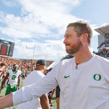 Oregon Ducks coach Dan Lanning Utilizing transfer portal 