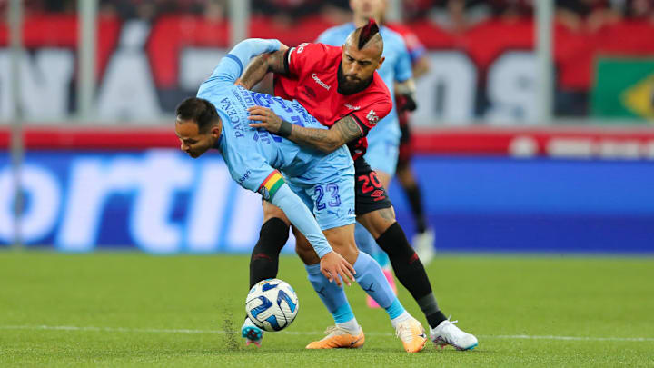 Leonel Justiniano, Arturo Vidal