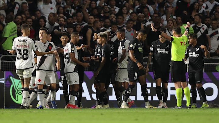 Vasco Da Gama v Botafogo - Brasileirao 2024