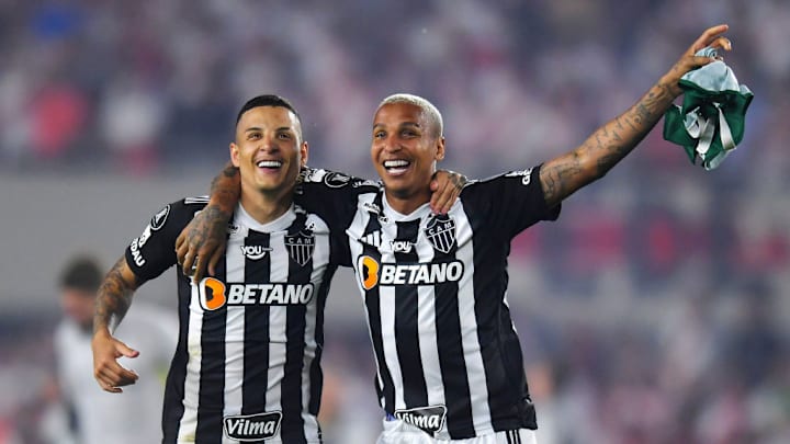 Guilherme Arana, Deyverson