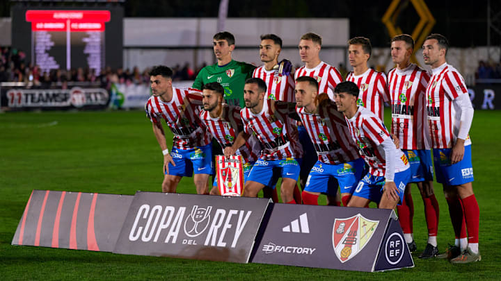 UD Barbastro v FC Barcelona - Copa Del Rey