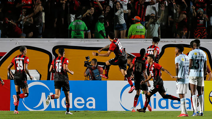 FBL-SUDAMERICANA-VITORIA-CATOLICAECU