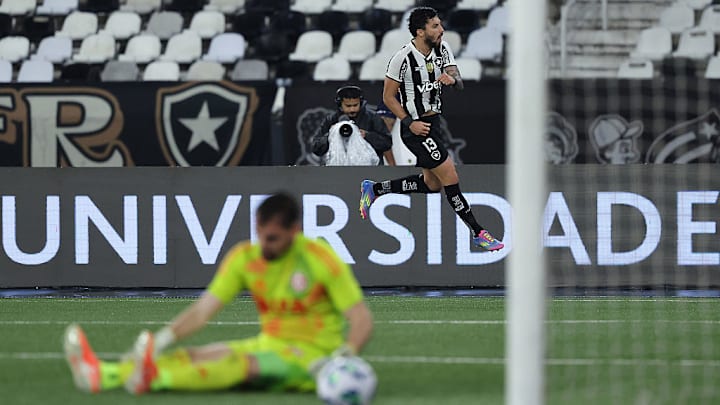 Alex Telles