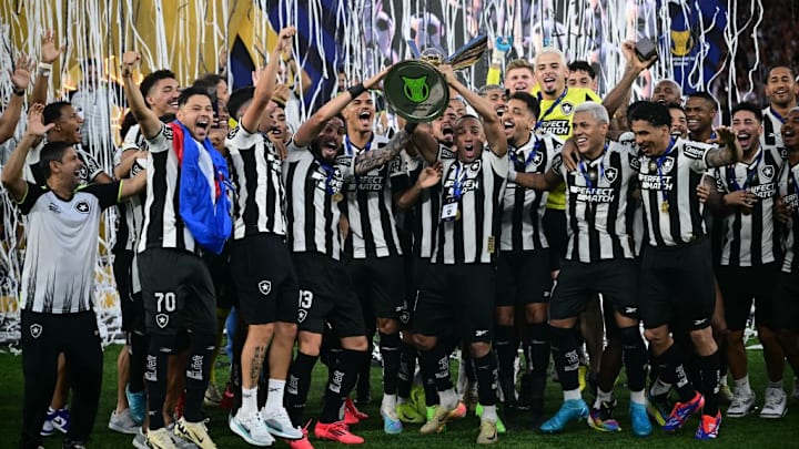 TOPSHOT-FBL-BRA-BOTAFOGO-SAO PAULO