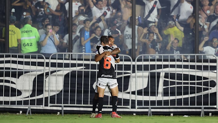 Paulo Henrique, Lucas Piton