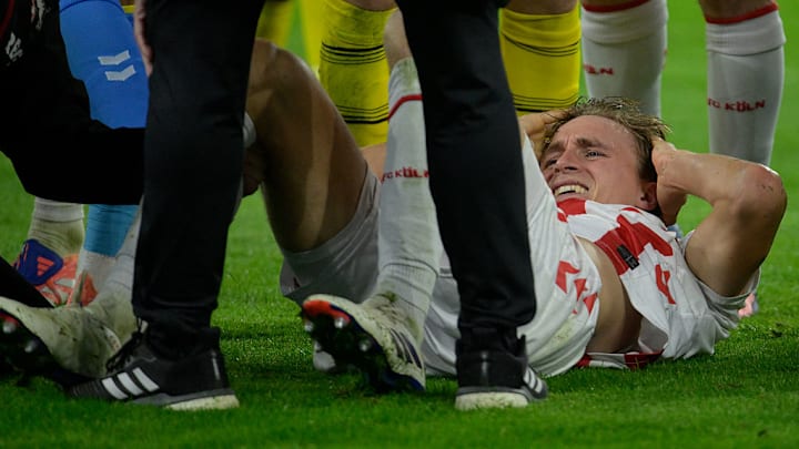 Von starken Schmerzen gezeichnet: Timo Hübers