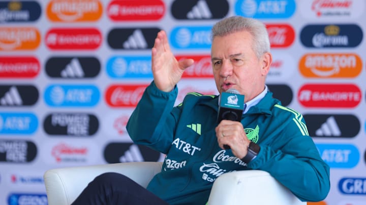 Javier Aguirre acepta que la Selección Mexicana es favorita para coronarse en la Copa Oro. Javier Aguirre acepta que la Selección Mexicana es favorita para coronarse en la Copa Oro.