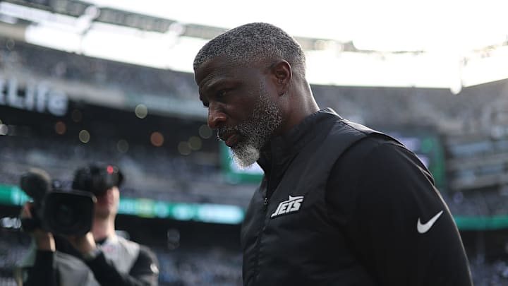 Aaron Glenn, coach de los Jets, está en la cuerda floja. Aaron Glenn, coach de los Jets, está en la cuerda floja.