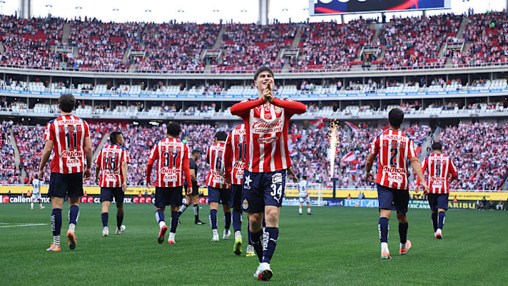 Armando 'La Hormiga' González, delantero de las Chivas
