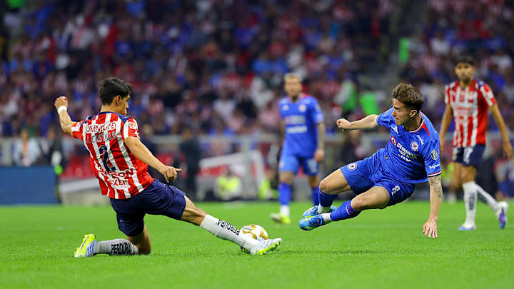 Cruz Azul y Chivas dejaron abierta la semifinal tras empatar 2-2 Cruz Azul y Chivas dejaron abierta la semifinal tras empatar 2-2