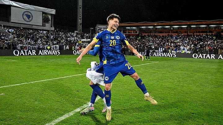 Esmir Bajraktarevic es la figura que clasificó a Bosnia al Mundial Esmir Bajraktarevic es la figura que clasificó a Bosnia al Mundial