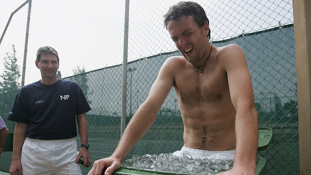 La crioterapia se ha hecho muy popular entre los deportistas por sus beneficios de recuperación. Aqui, Lee Childs, tenista británico, en sesión La crioterapia se ha hecho muy popular entre los deportistas por sus beneficios de recuperación. Aqui, Lee Childs, tenista británico, en sesión