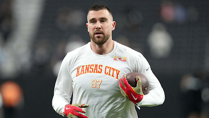 Travis Kelce regresará para la que puede ser su última temporada.