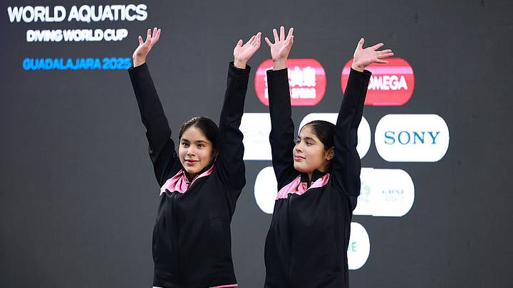 Las mexicanas Mía y Lía Cueva conquistaron oro en el Mundial Juvenil de Clavados. Las mexicanas Mía y Lía Cueva conquistaron oro en el Mundial Juvenil de Clavados.