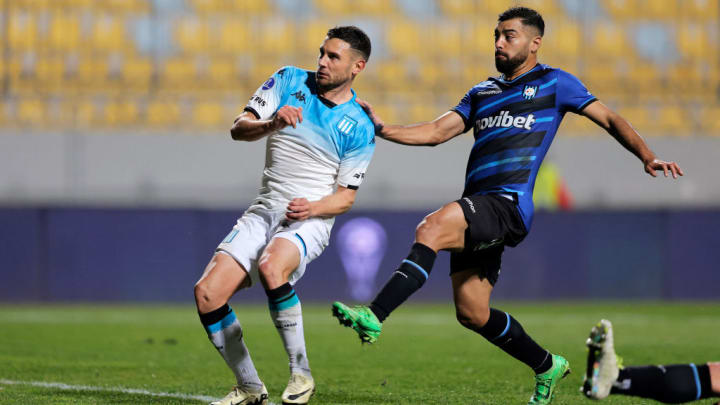 Adrián Martínez, atacante do Racing em 202