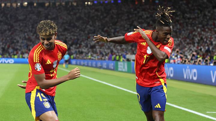 Lamine Yamal y Nico Williams celebran un gol en la Euro de 2024