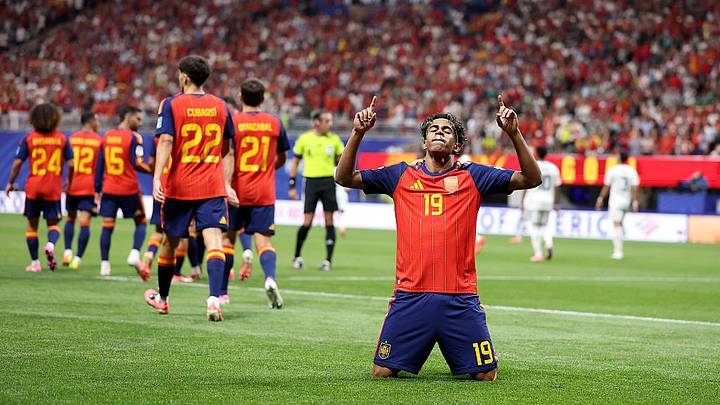 Yamal abrió el marcador de La Roja con un tanto histórico al minuto 10.