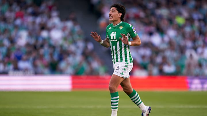 Hector Bellerin nuevo ídolo bético tras su paso por el Arsenal