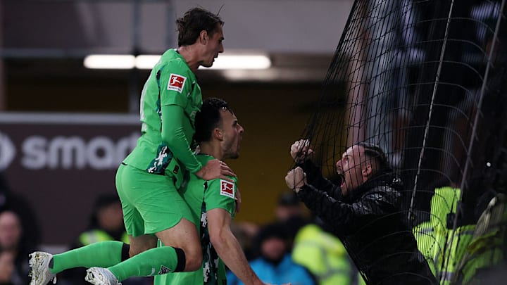 Haris Tabakovic (u.) vertritt Kleindienst derzeit im Gladbacher-Sturm – mit Erfolg.