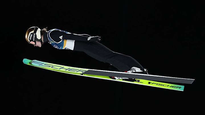 La noruega Anna Odine Stroem acumuló 267.3 puntos para ganar el oro.