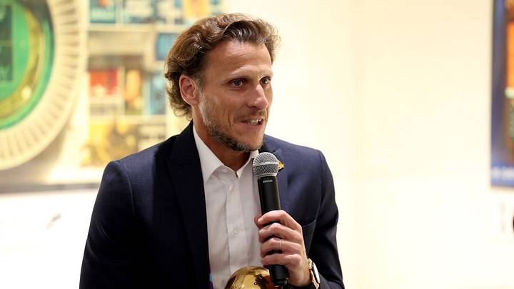 Diego Forlán asumirá como técnico de Uruguay. Diego Forlán asumirá como técnico de Uruguay.