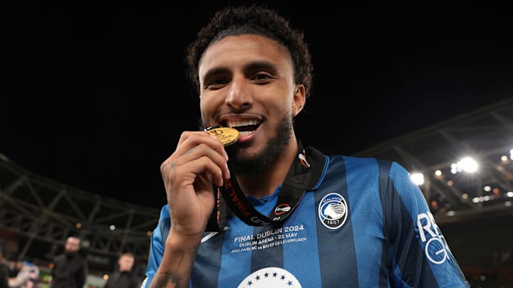 BOLADA ASTRONÔMICA!! Gigante aposta em ex-Corinthians para substituir Casemiro, valores altíssimos