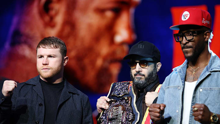 Saúl 'Canelo' Álvarez y William Scull posan previo a la pelea del próximo 4 de mayo en Riad, Arabia Saudita. Saúl 'Canelo' Álvarez y William Scull posan previo a la pelea del próximo 4 de mayo en Riad, Arabia Saudita.