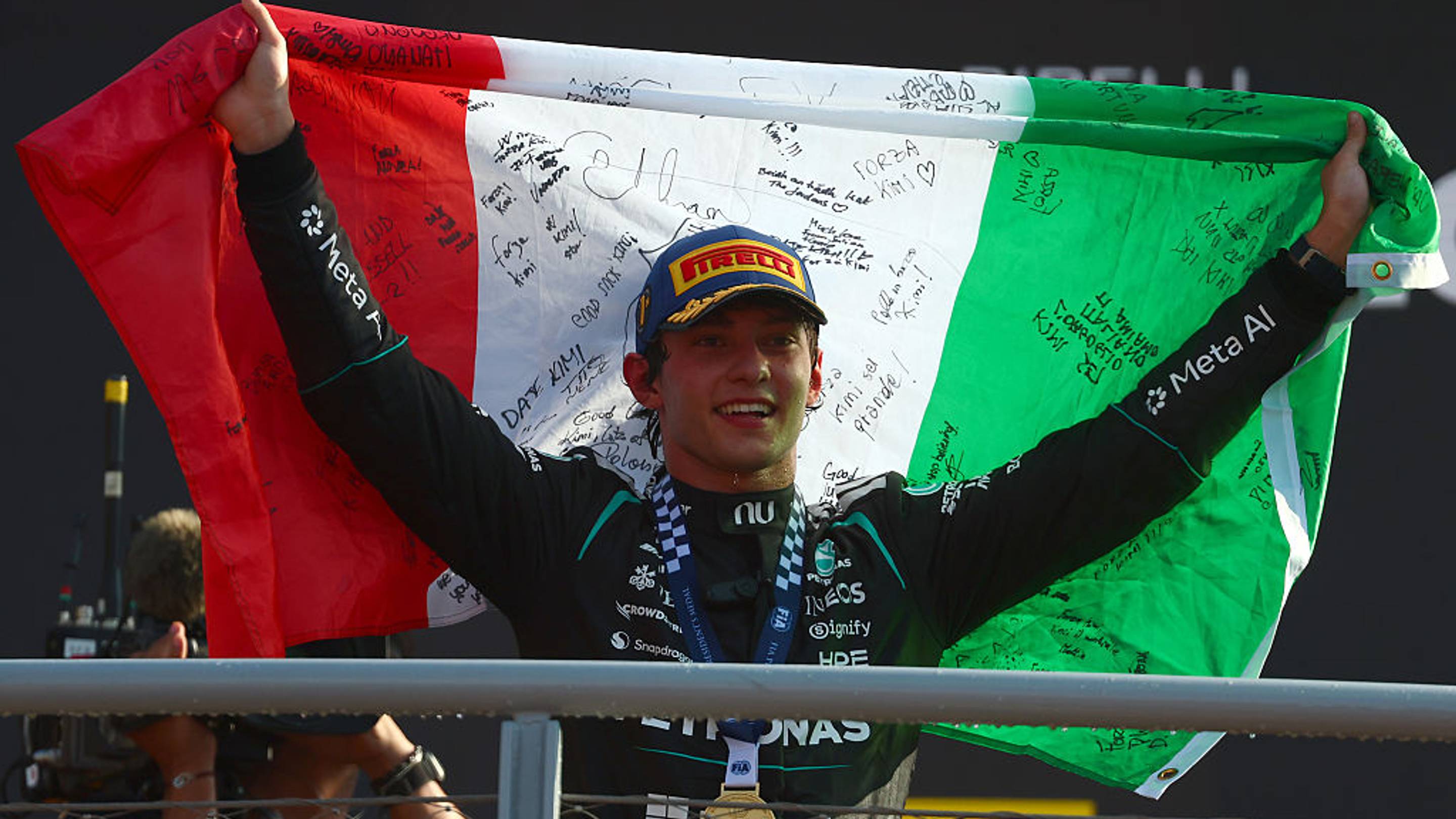 Antonelli hace historia en Monza; Checo paga una sanción y Leclerc destroza su Ferrari