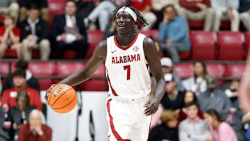 Alabama Alabama forward Taylor Bol Bowen (7) in action against North Dakota at Coleman Coliseum in Tuscaloosa, AL on Monday, Nov 3, 2025.