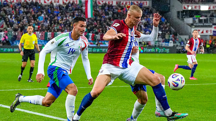 อิตาลีดวลนอร์เวย์ในเกมคัดเลือกฟุตบอลโลก 2026 สำคัญ คู่มือรับชมครบถ้วน