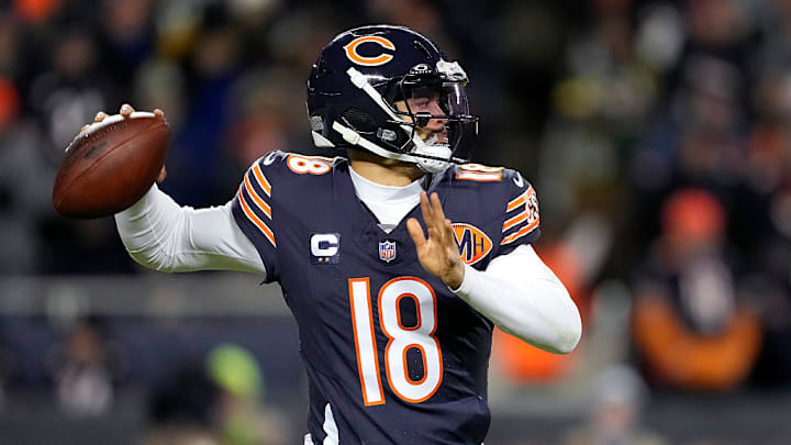 Caleb Williams completó 24 pases para 361 yardas y 2 pases de touchdown ante los Packers.