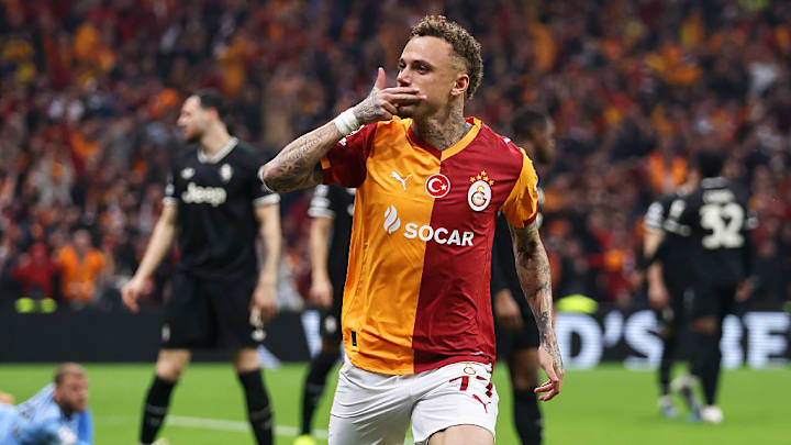Noa Lang, del Galatasaray, celebra el segundo gol de los turcos sobre la Juventus. Noa Lang, del Galatasaray, celebra el segundo gol de los turcos sobre la Juventus.