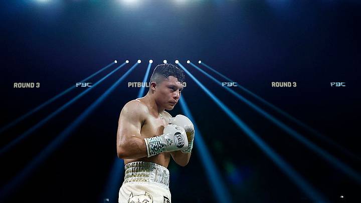 'Pitbull' Cruz sube al ring para defender su título interino Superligero. 'Pitbull' Cruz sube al ring para defender su título interino Superligero.