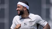 Memphis Depay deve estrear pelo Corinthians neste sábado