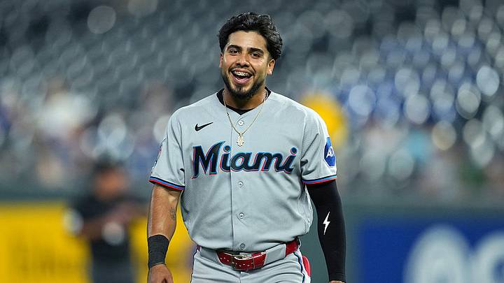 Este 1 de septiembre, Serna hizo su debut en la Gran Carpa con los Marlins de Miami. Este 1 de septiembre, Serna hizo su debut en la Gran Carpa con los Marlins de Miami.
