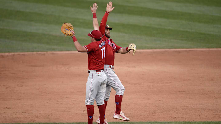 Rhys Hoskins y Bryce Harper se beneficiarían de la llegada de Kyle Schwarber