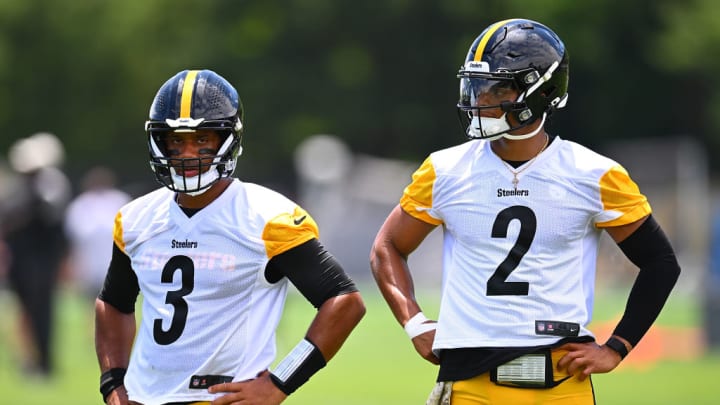 Russell Wilson y Justin Fields son dos jugadores miembros del equipo Pittsburgh Steelers, de la NFL