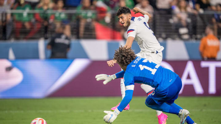 Guillermo Ochoa, Ricardo Pepi